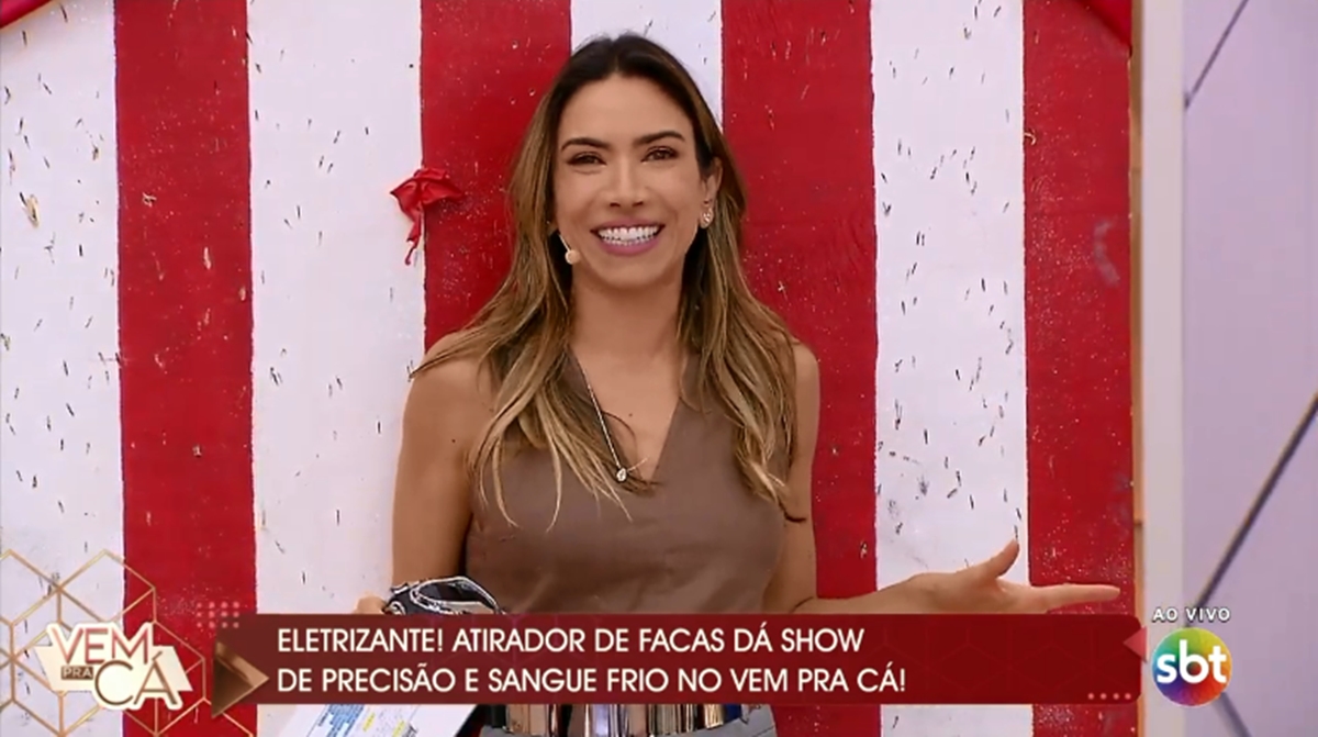 Patrícia Abravanel durante apresentação do Vem pra Cá desta segunda-feira (3) (Reprodução: SBT)