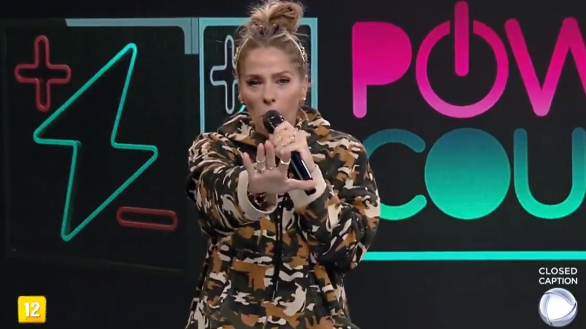 Adriane Galisteu apresenta o Power Couple