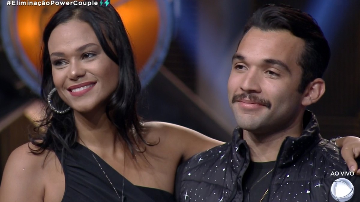 Carol e JonJon no Power Couple