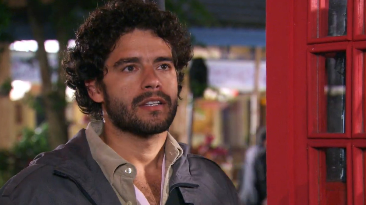 Renato (Guilherme Winter) em Ti Ti Ti (Reprodução/Globo)