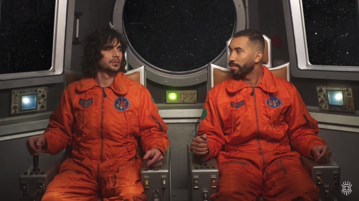 Fiuk e Gil do Vigor em videoclipe de Big Bang (Reprodução: YouTube)