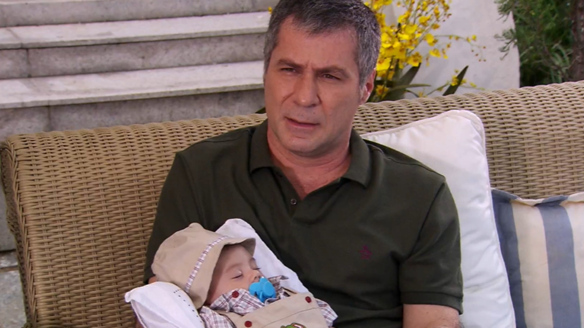 Gustavo (Leopoldo Pacheco) em Ti Ti Ti (Reprodução/Globo)
