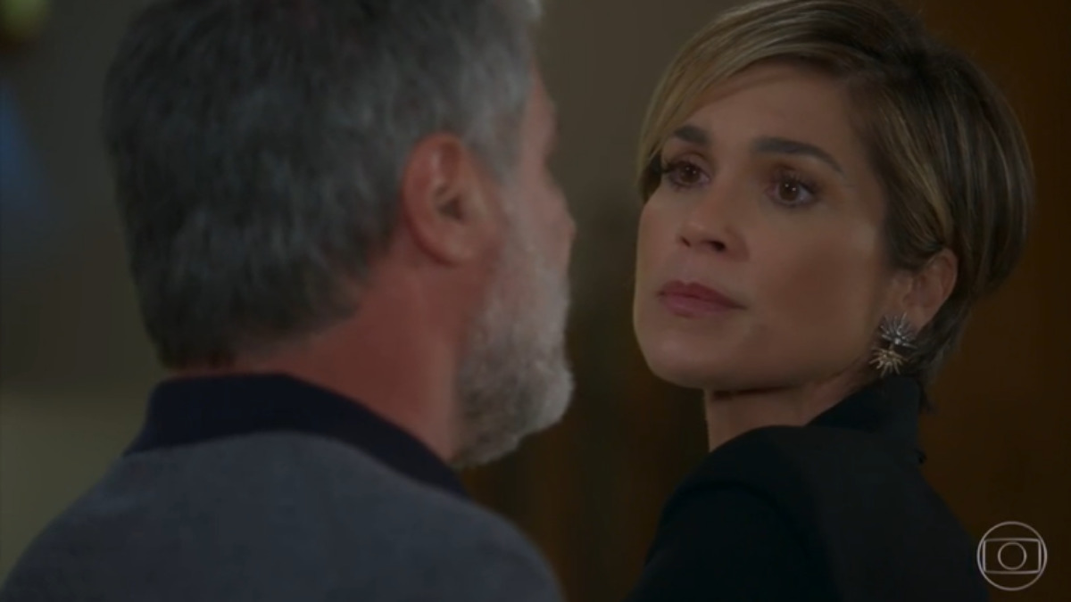 Hugo (Leopoldo Pacheco) e Helena (Flávia Alessandra) em Salve-se Quem Puder (Reprodução/Globo)