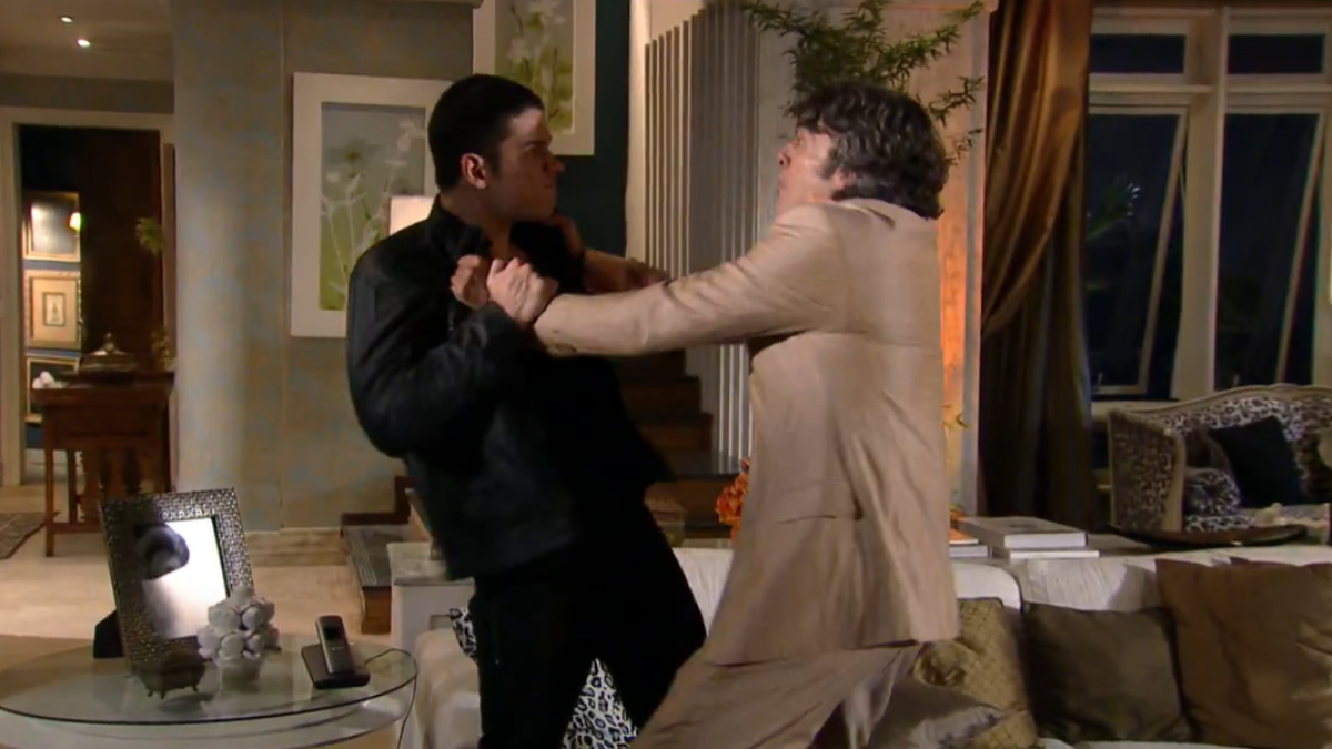 Jacques Leclair (Alexandre Borges) e Pedro (Marco Pigossi) em Ti Ti Ti (Reprodução/Globo)