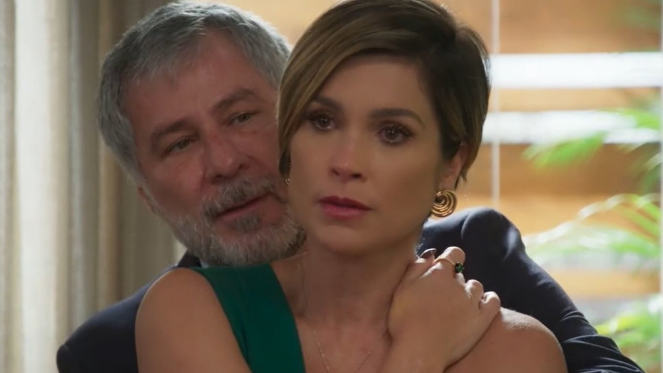 Hugo (Leopoldo Pacheco) e Helena (Flávia Alessandra) em Salve-se Quem Puder