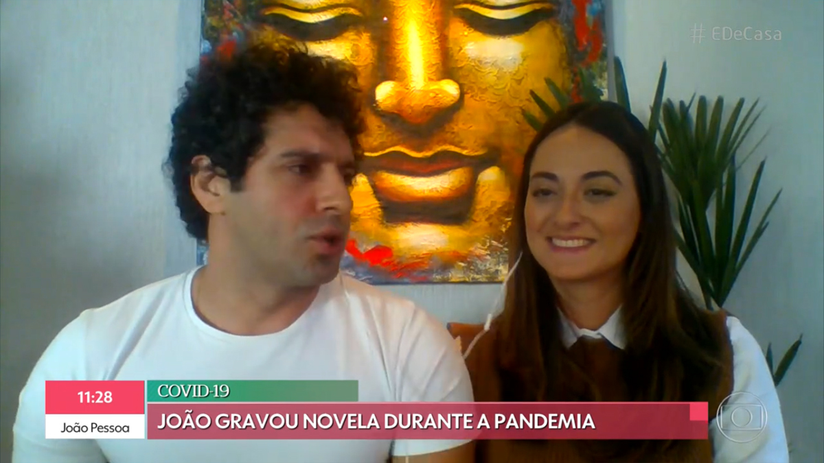 João Baldasserini e Erica Lopes no É De Casa