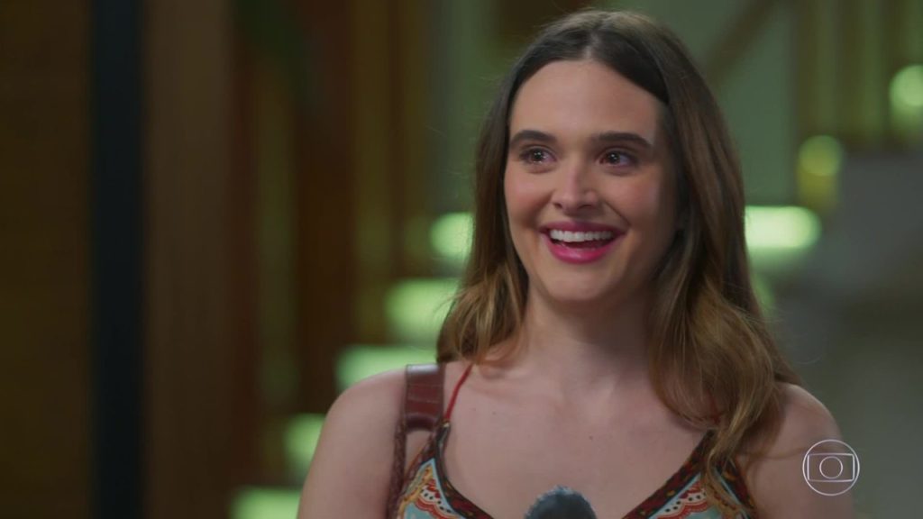 Luna (Juliana Paiva) em Salve-se Quem Puder