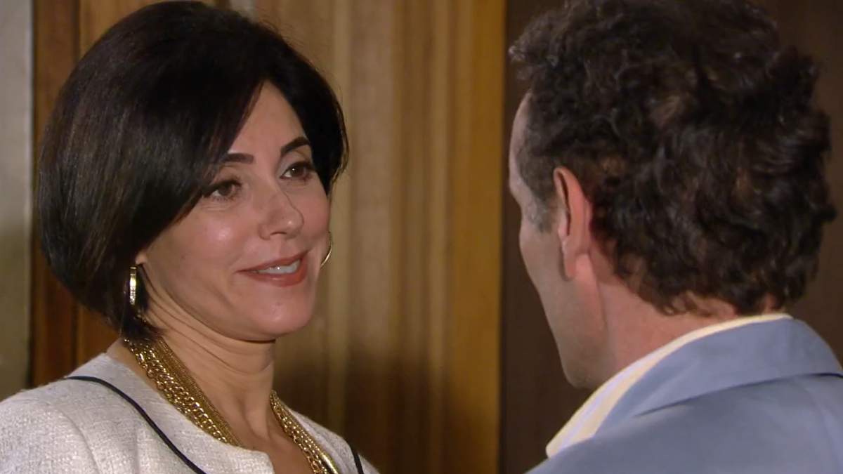 Rebeca (Christiane Torloni) e Gino (Marco Ricca) em Ti-Ti-Ti