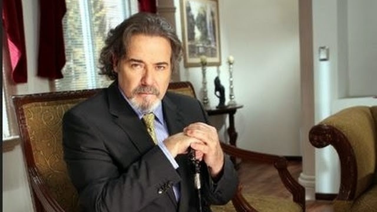 Alessandro Mendonça (César Évora) em Coração Indomável (Reprodução/YouTube)