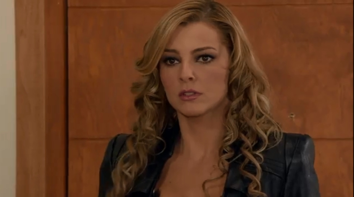 Marjorie de Sousa interpreta Kendra em Amores Verdadeiros (Reprodução: Televisa S.A.)