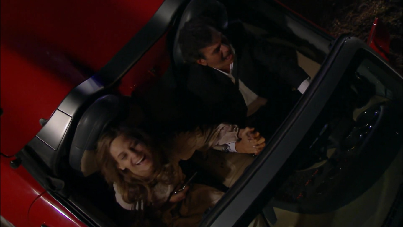 Dominika Paleta e Guillermo García Cantú como Helena e Guilherme no final de Triunfo do Amor (Reprodução / YouTube)