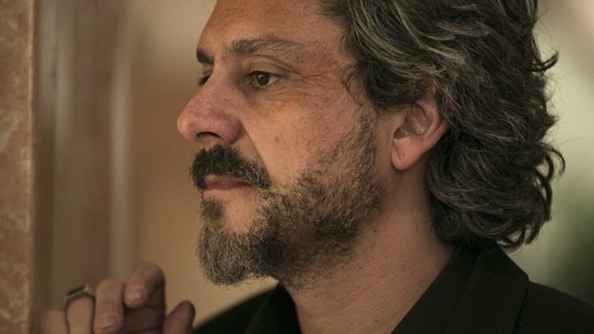 José Alfredo (Alexandre Nero) descobre que Maria Marta (Lilia Cabral) falou a verdade ao vê-la com Maurílio (Carmo Dalla Vecchia) - 'Império' — Foto: Inácio Moraes/Globo