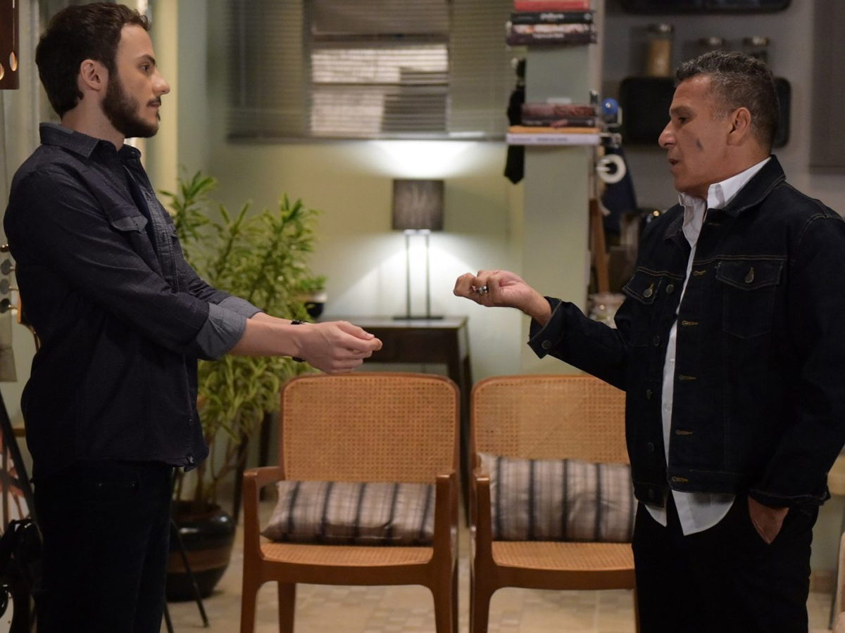 Bruno (Miguel Roncato) e Edevaldo (Eri Johnson) em Topíssima