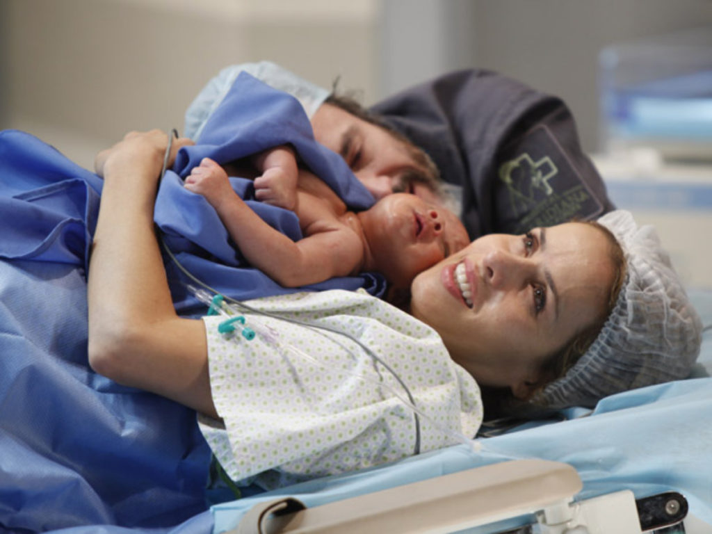 Celina e Lourenço terão um filho em A Vida da Gente (Divulgação - Globo)