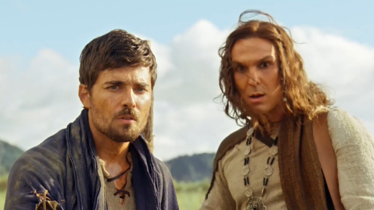 Jacó (Miguel Coelho) e Lúcifer (Igor Rickli) em Gênesis (Reprodução/Record TV)