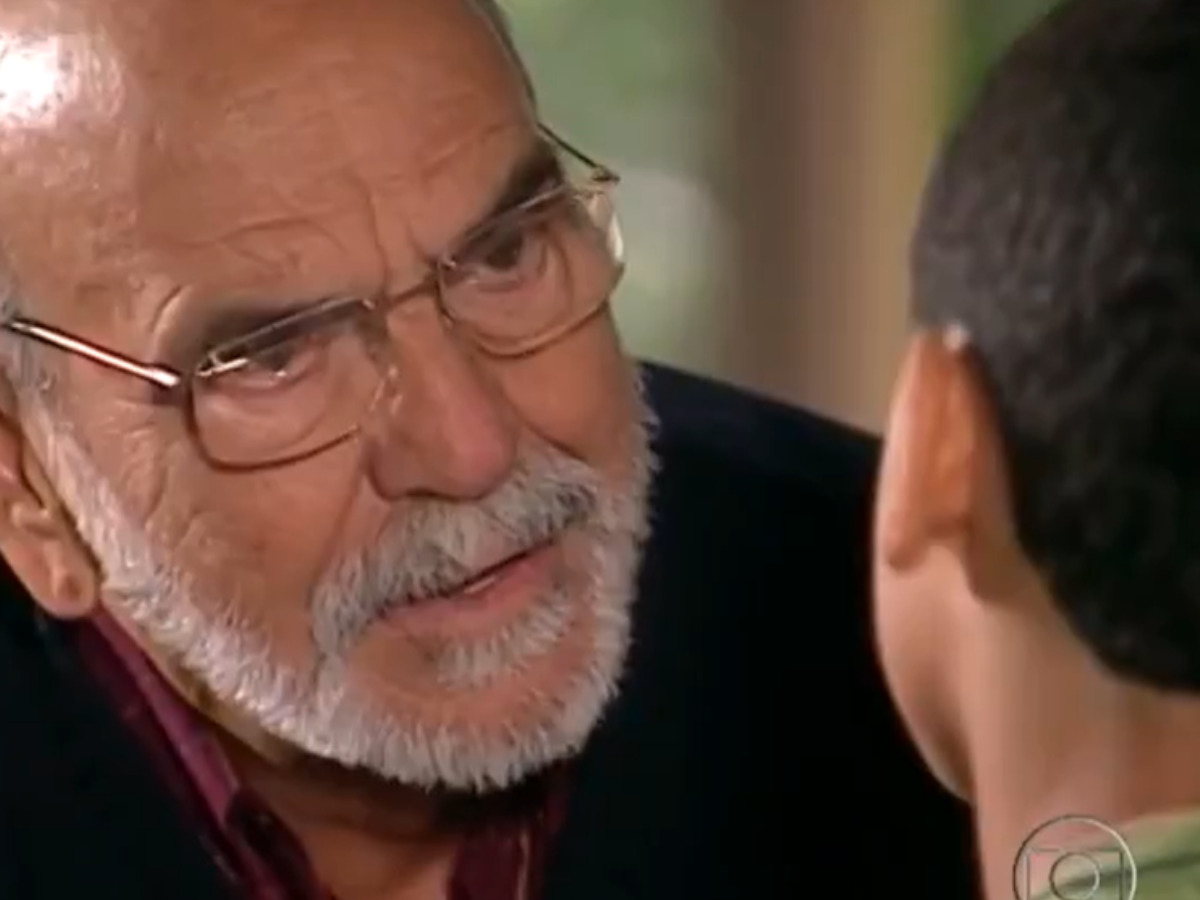 Afonso (Lima Duarte) em Da Cor do Pecado (Reprodução/Globo)