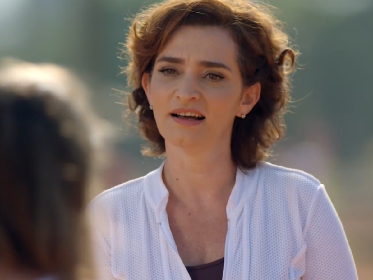 Vitória (Gisele Fróes) em A Vida da Gente (Reprodução/Globo)