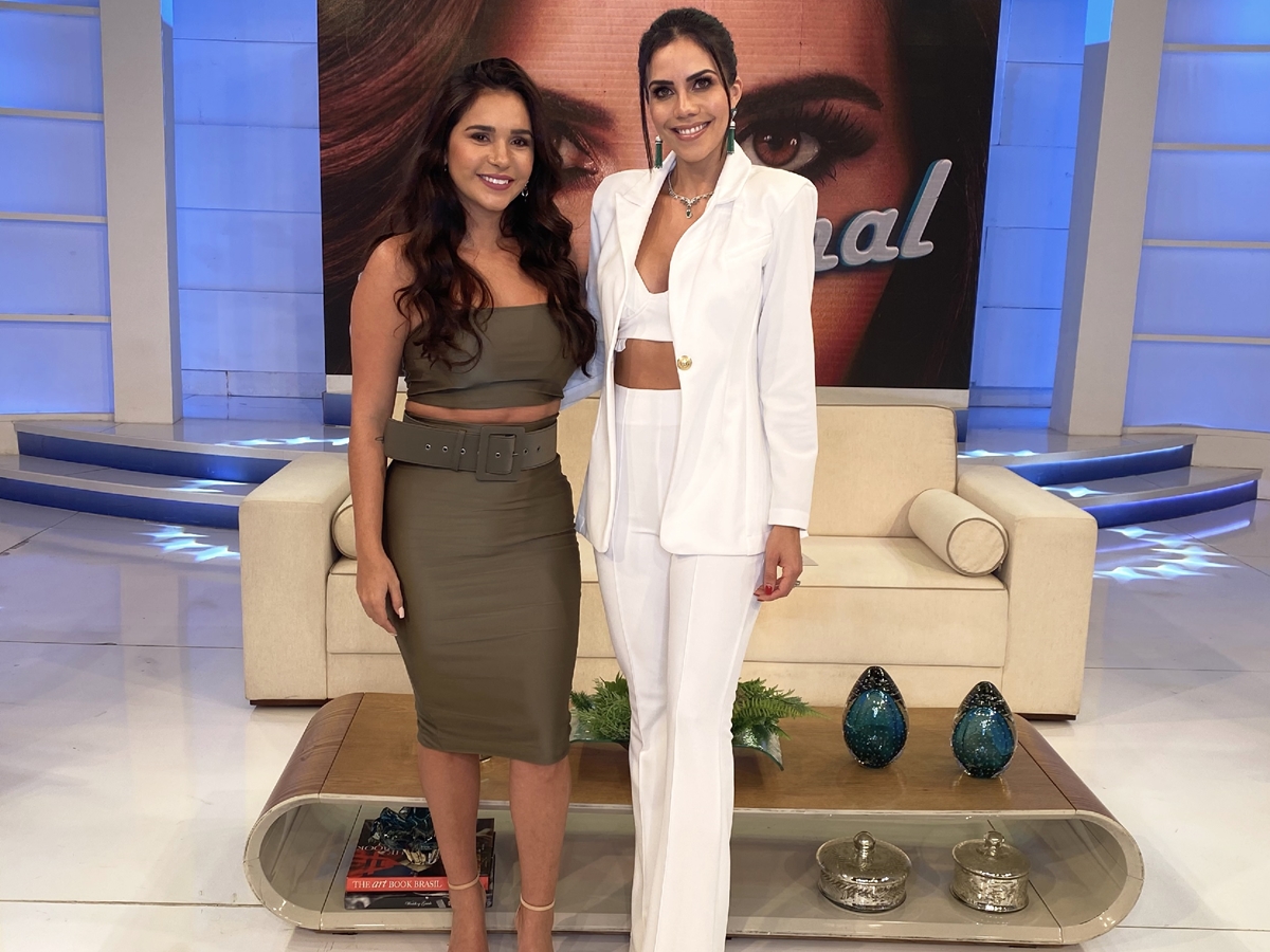 Gizelly Bicalho e Daniela Albuquerque no Sensacional