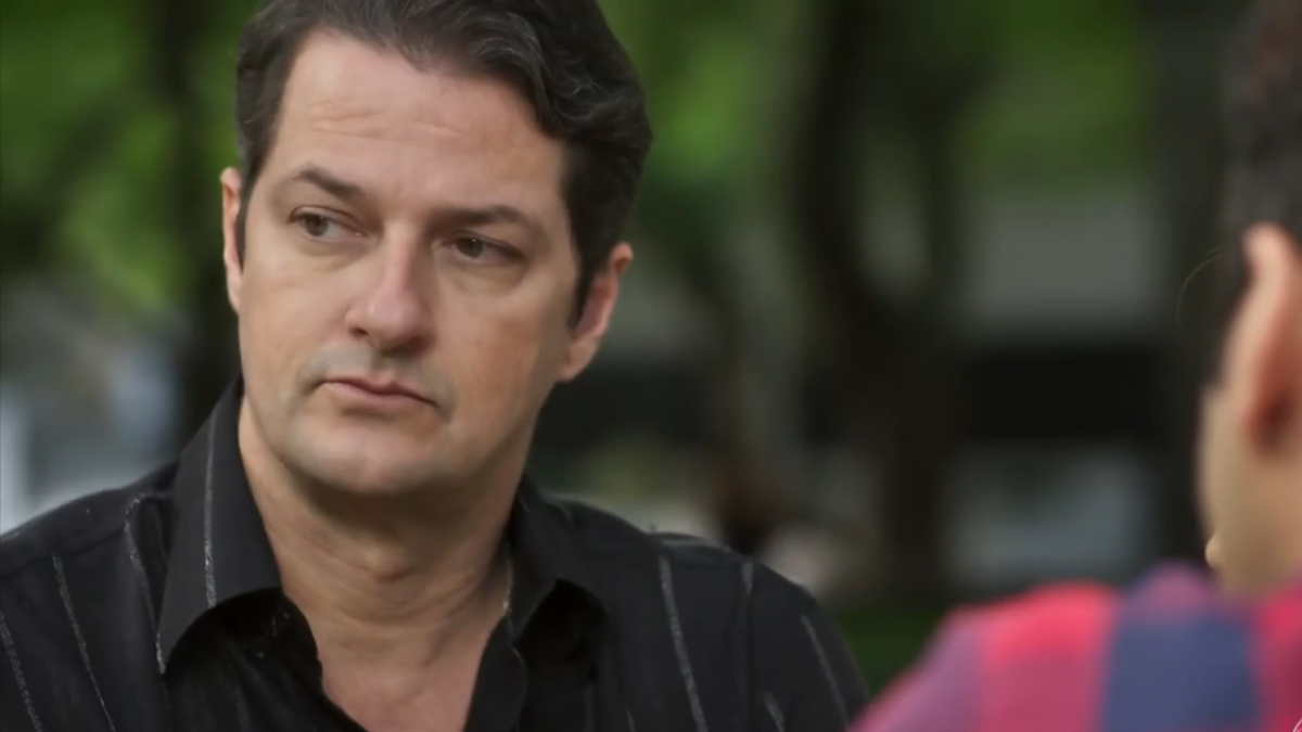 Malagueta (Marcelo Serrado) em Pega Pega