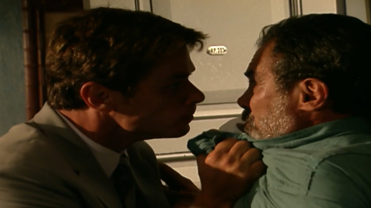 Daniel encurrala fotógrafo (Reprodução/Globo)