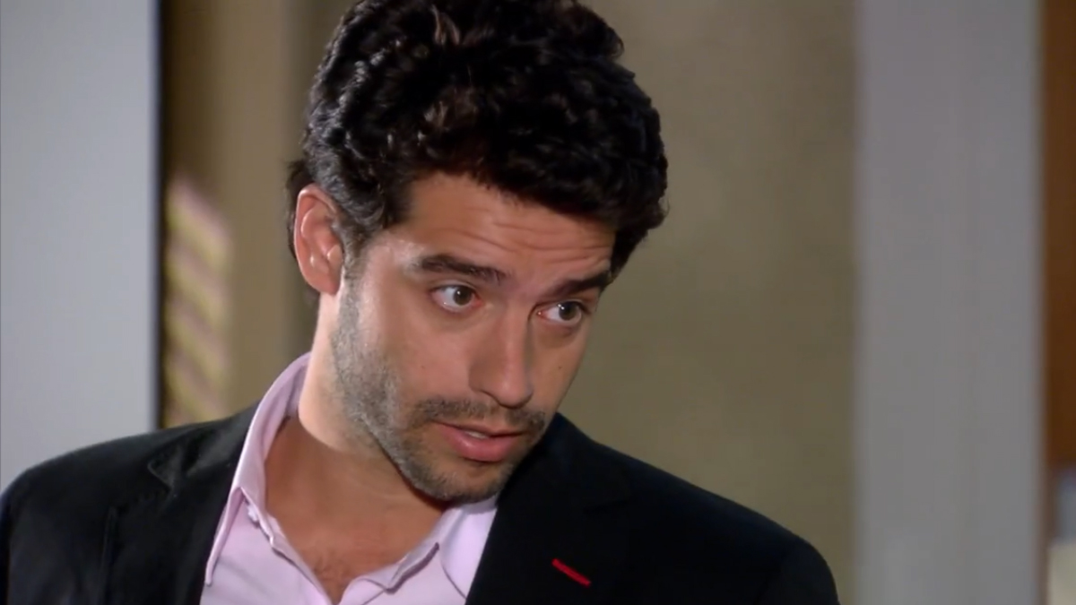 Renato (Guilherme Winter) em Ti-ti-ti