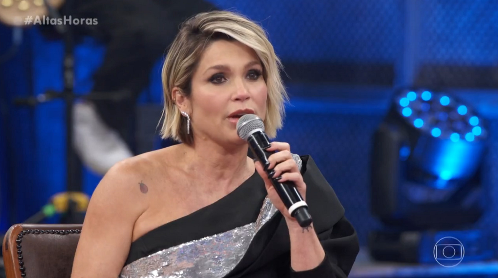 Flávia Alessandra durante o Altas Horas