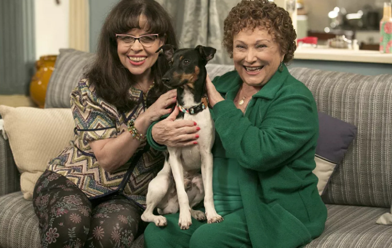 Prazeres (Cristina Pereira) e Elza (Nicette Bruno) em Pega Pega