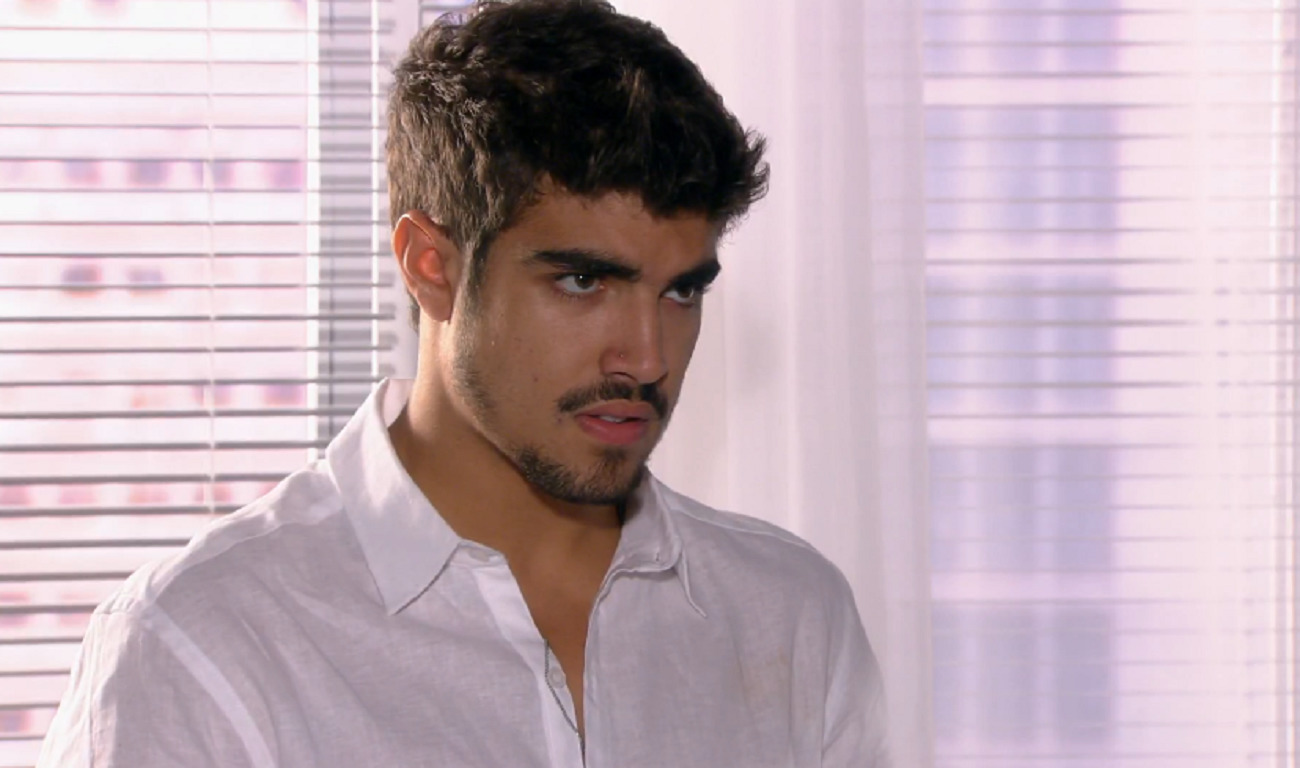 Edgar (Caio Castro) em Ti-ti-ti