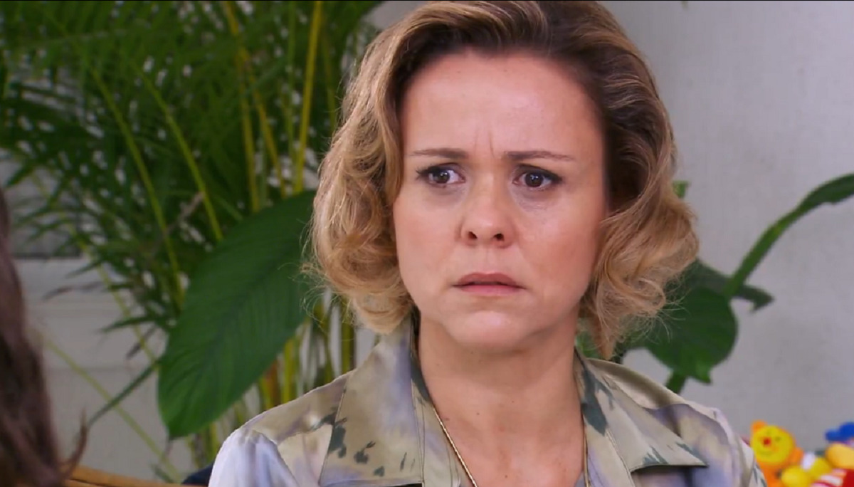 Bruna (Giulia Gam) em Ti-Ti-Ti