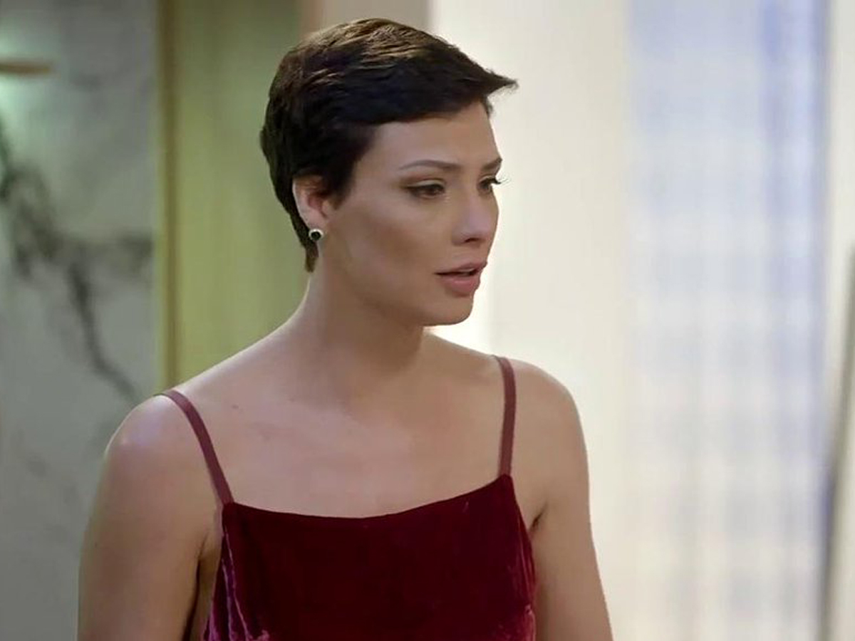 Sophia (Camila Rodrigues) em Topíssima