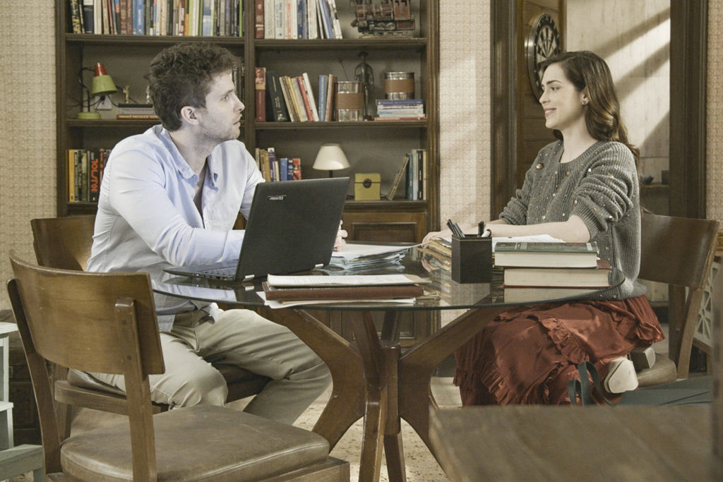 Júlia (Sophia Abrahão) e Alan (Thiago Fragoso) de Salve-se Quem Puder (Divulgação)