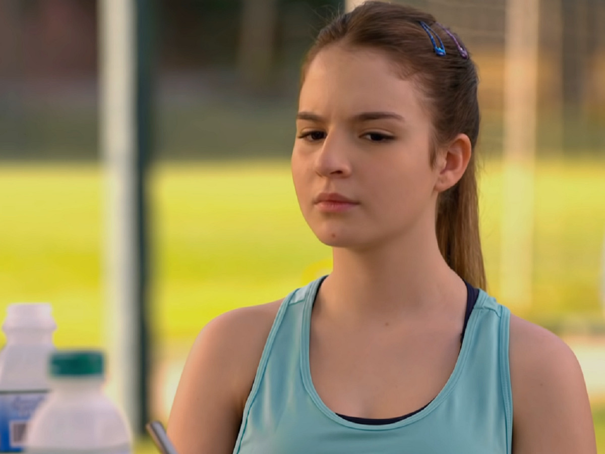Sophia Valverde como Poliana em Poliana Moça