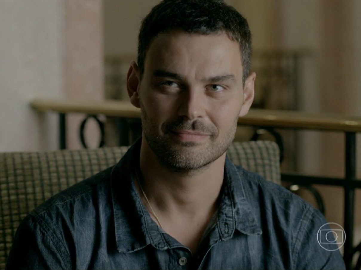 Maurílio (Carmo Dalla Vecchia) em Império (Reprodução/Globo)