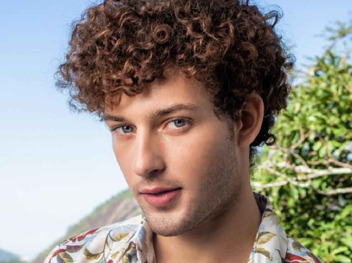 O ator e modelo João Gana (Robert Shwenck)