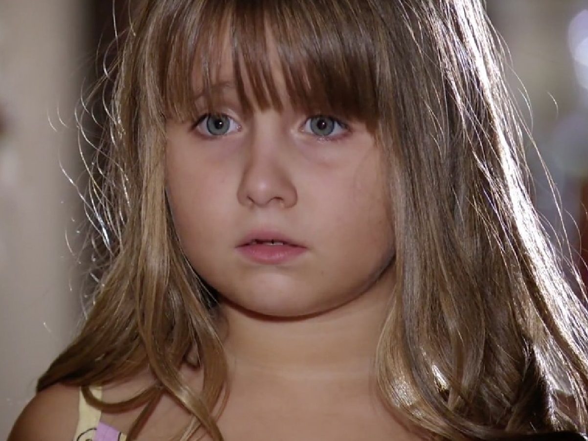 Júlia (Jesuela Moro) em A Vida da Gente (Reprodução/Globo)