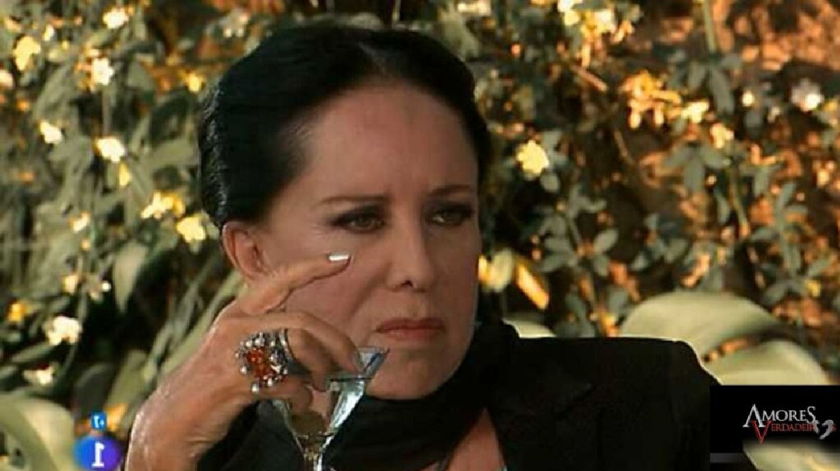 Lilia Aragón como Odete em Amores Verdadeiros (Divulgação/Televisa)