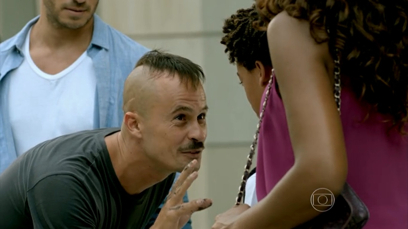 Salvador (Paulo Vilhena), Júnior (Nicollas Paixão) e Juju (Cris Vianna)