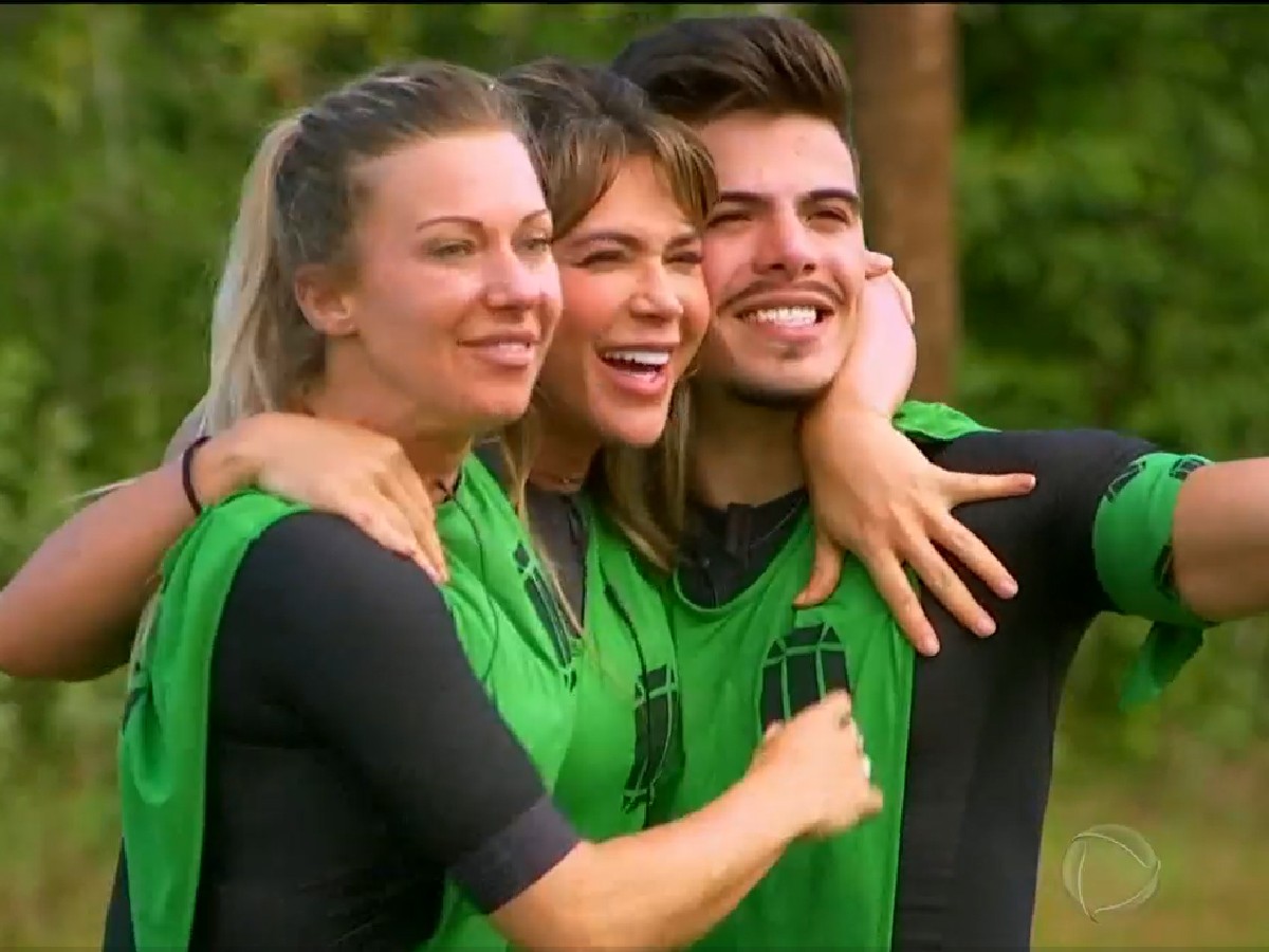 Antonela, Nadja e Thomaz na Ilha Record