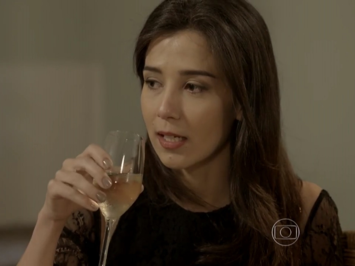 Cora (Marjorie Estiano) de Império