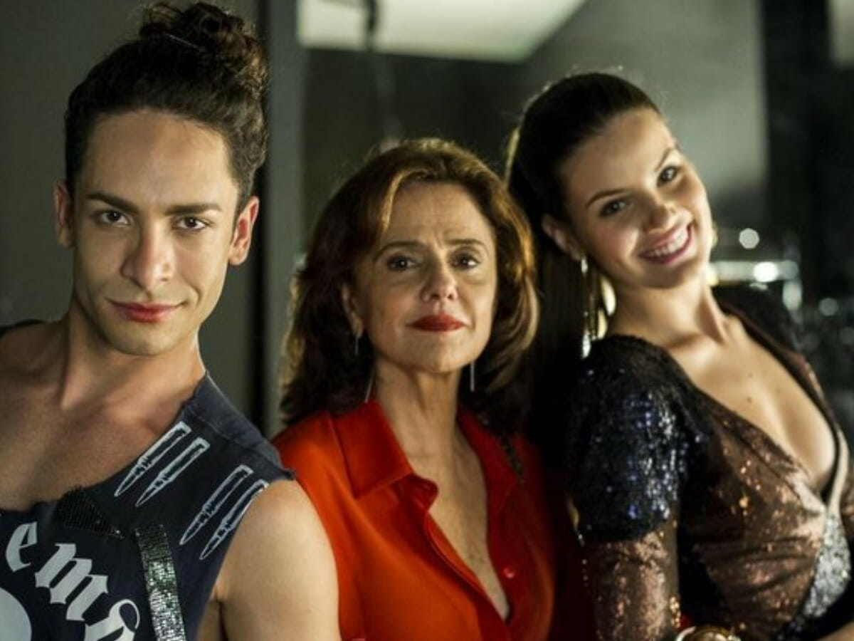 Rainer Cadete, Marieta Severo e Camila Queiroz em Verdades Secretas (Reprodução/Globo)