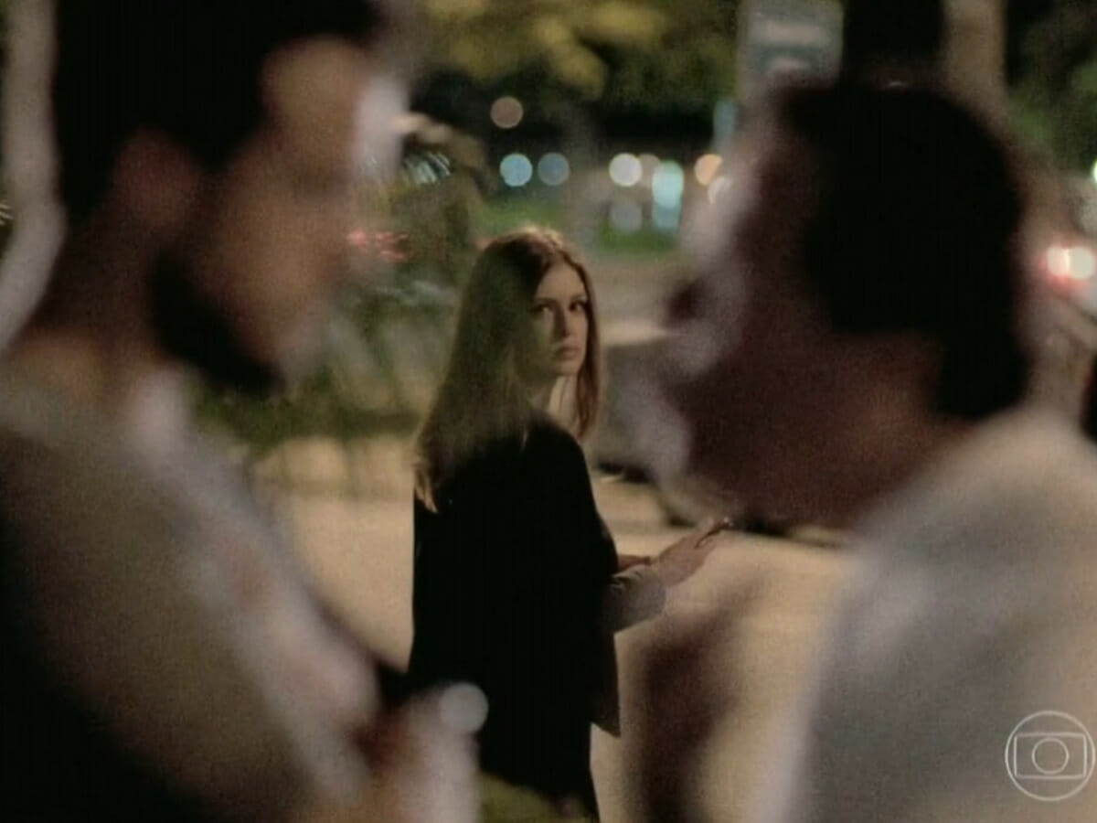 Maria Isis (Marina Ruy Barbosa) vê discussão entre Enrico (Joaquim Lopes) e Felipe (Laércio Fonseca) em Império (Reprodução/Globo)