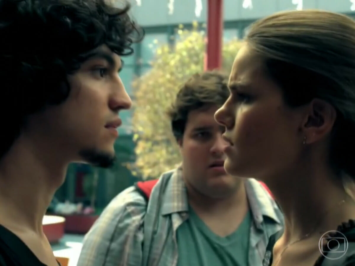 Gui (Gabriel Leone) e Angel (Camila Queiroz) em Verdades Secretas (Reprodução/Globo)