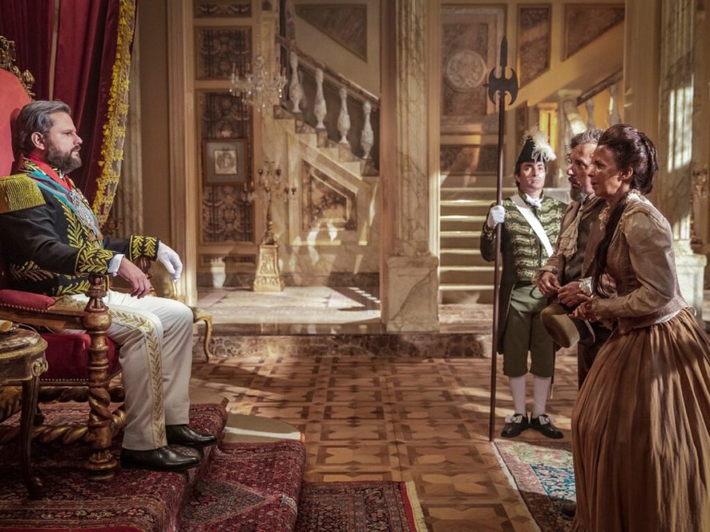 Dom Pedro II (Selton Mello), Clemência (Dani Barros) e Quinzinho (Augusto Madeira) em Nos Tempos do Imperador