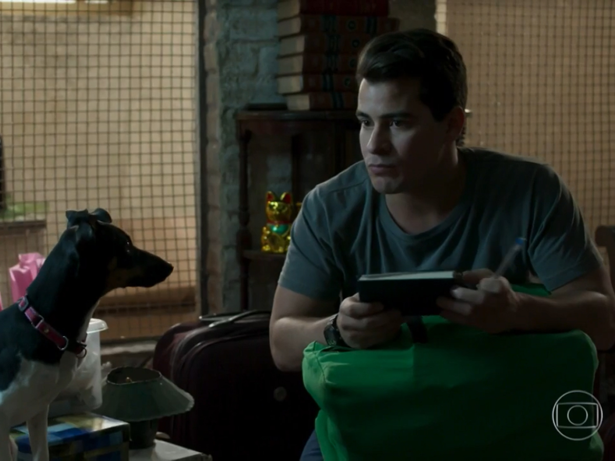 Júlio (Thiago Martins) em Pega Pega