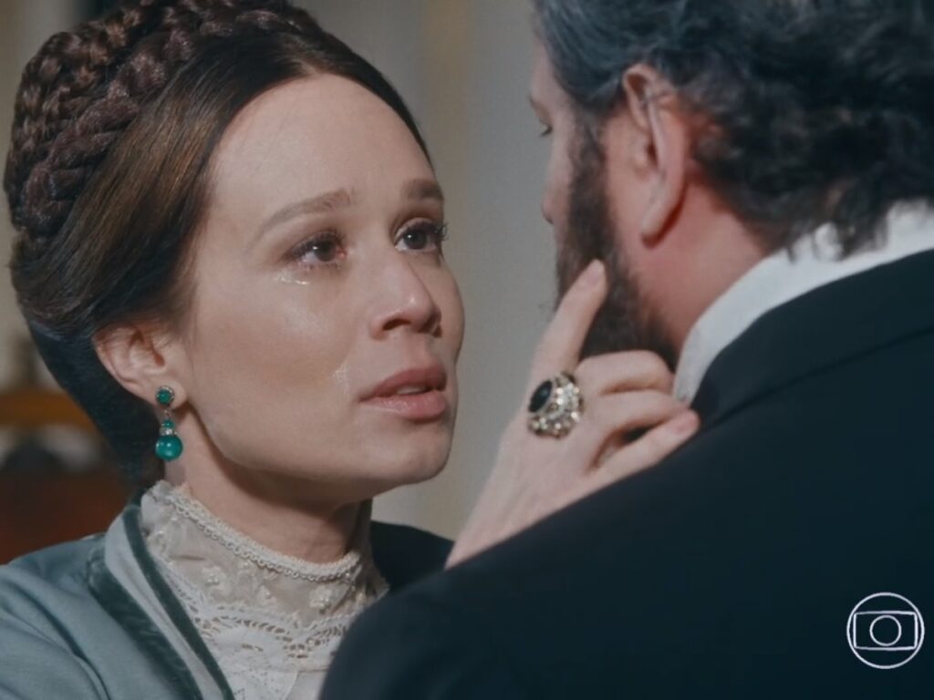 Luísa (Mariana Ximenes) e Pedro (Selton Mello) de Nos Tempos do Imperador