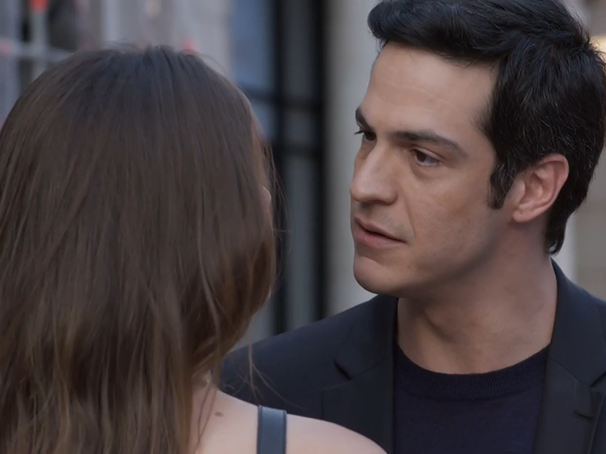 Luíza (Camila Queiroz) e Eric (Mateus Solano) em Pega Pega