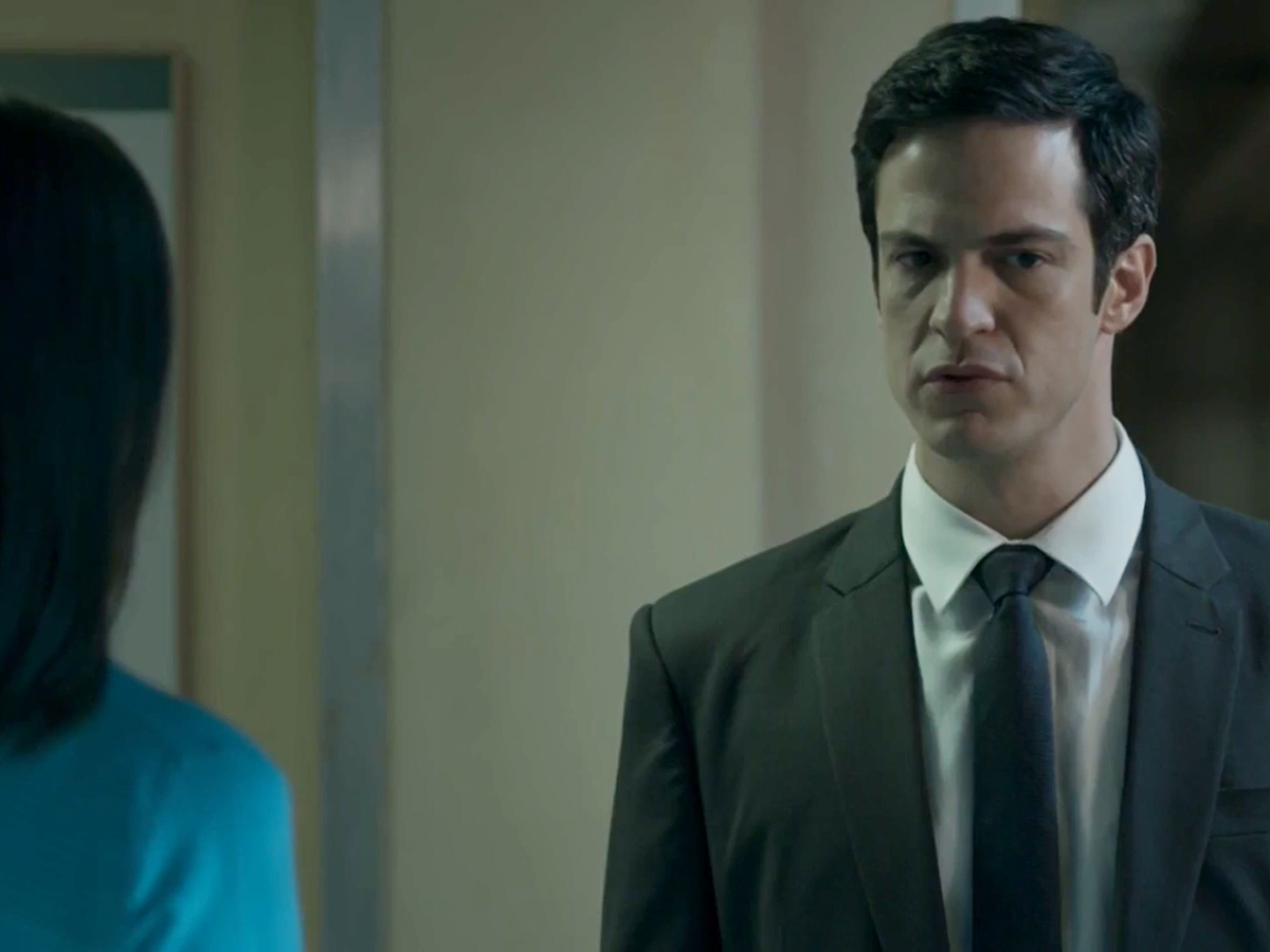 Luíza (Camila Queiroz) e Eric (Mateus Solano) em Pega Pega