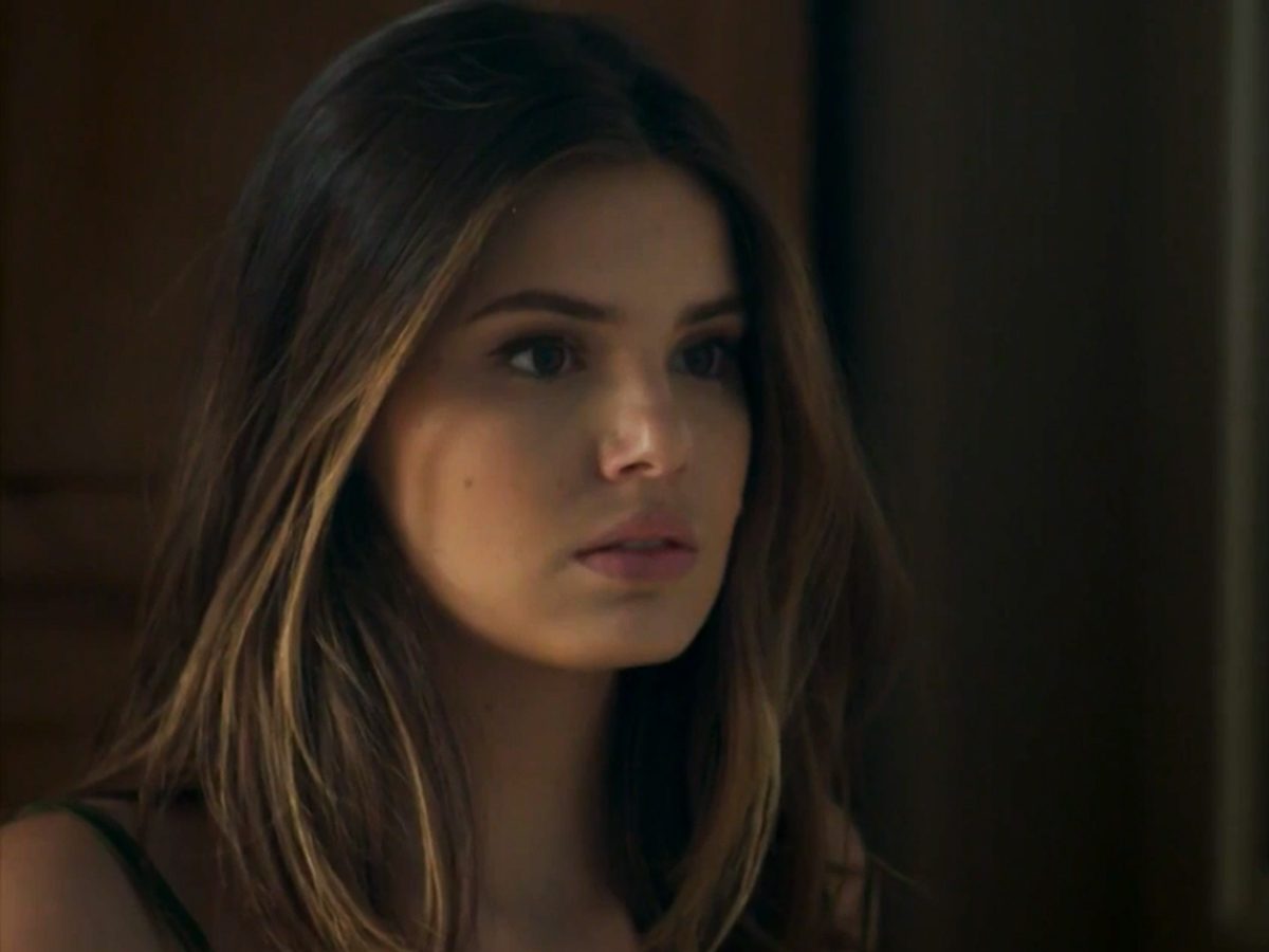 Luíza (Camila Queiroz) em Pega Pega