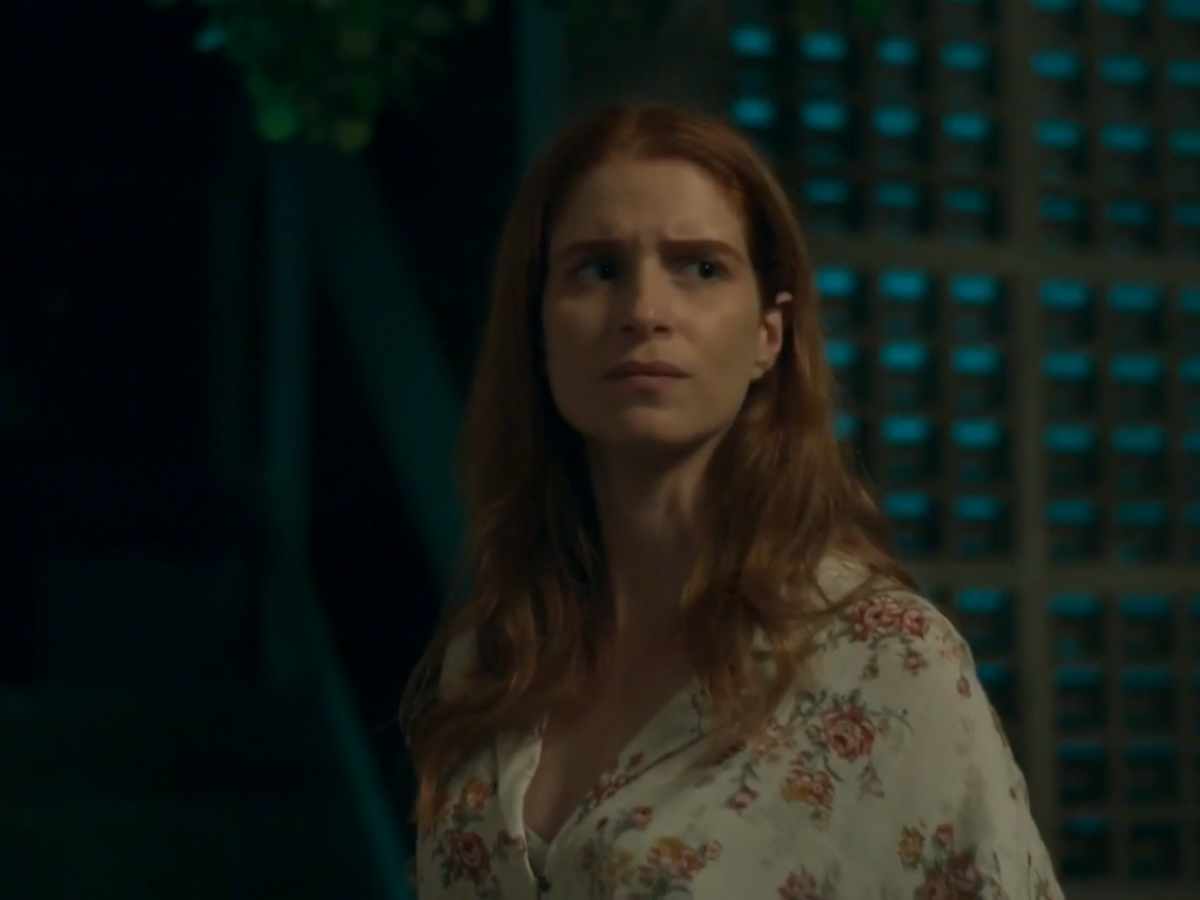 Mônica (Julia Lund) em Pega Pega