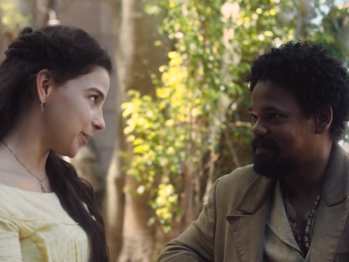 Pilar (Gabriela Medvedovski) e Samuel (Michel Gomes) de Nos Tempos do Imperador